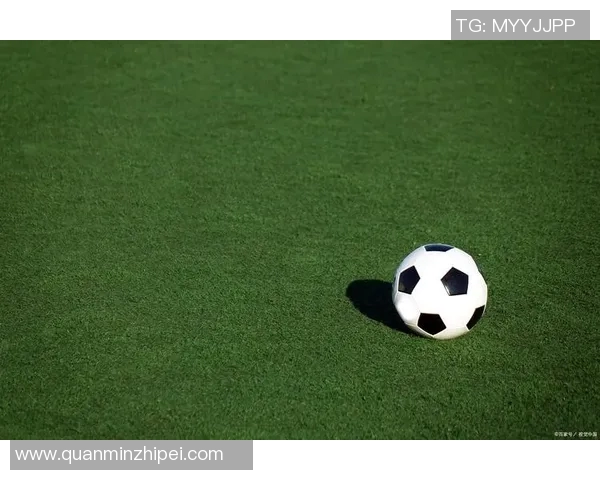 右脚踢球的足球明星们如何在绿茵场上创造传奇与辉煌